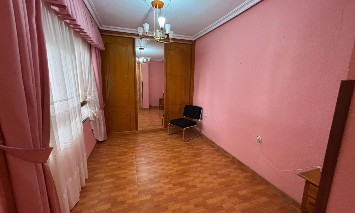 Resale - Penthouse -
Torrevieja - Playa de los Locos