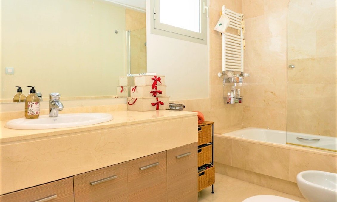 Wiederverkauf - Villa -
Las Colinas Golf - Inland