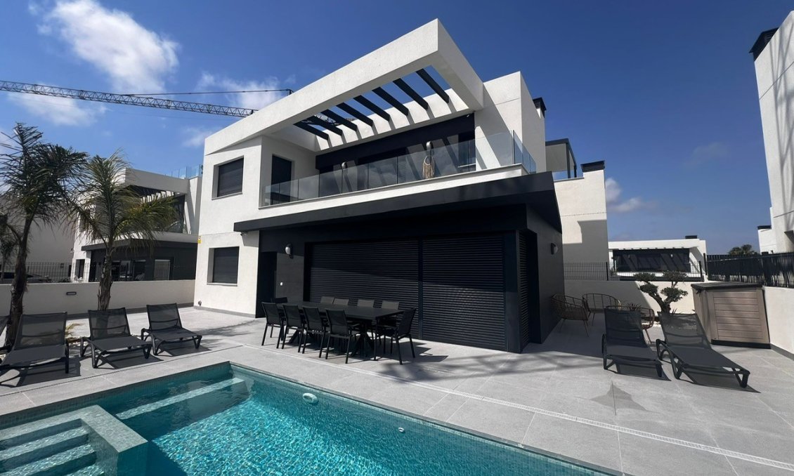 Resale - Villa -
Algorfa - Inland