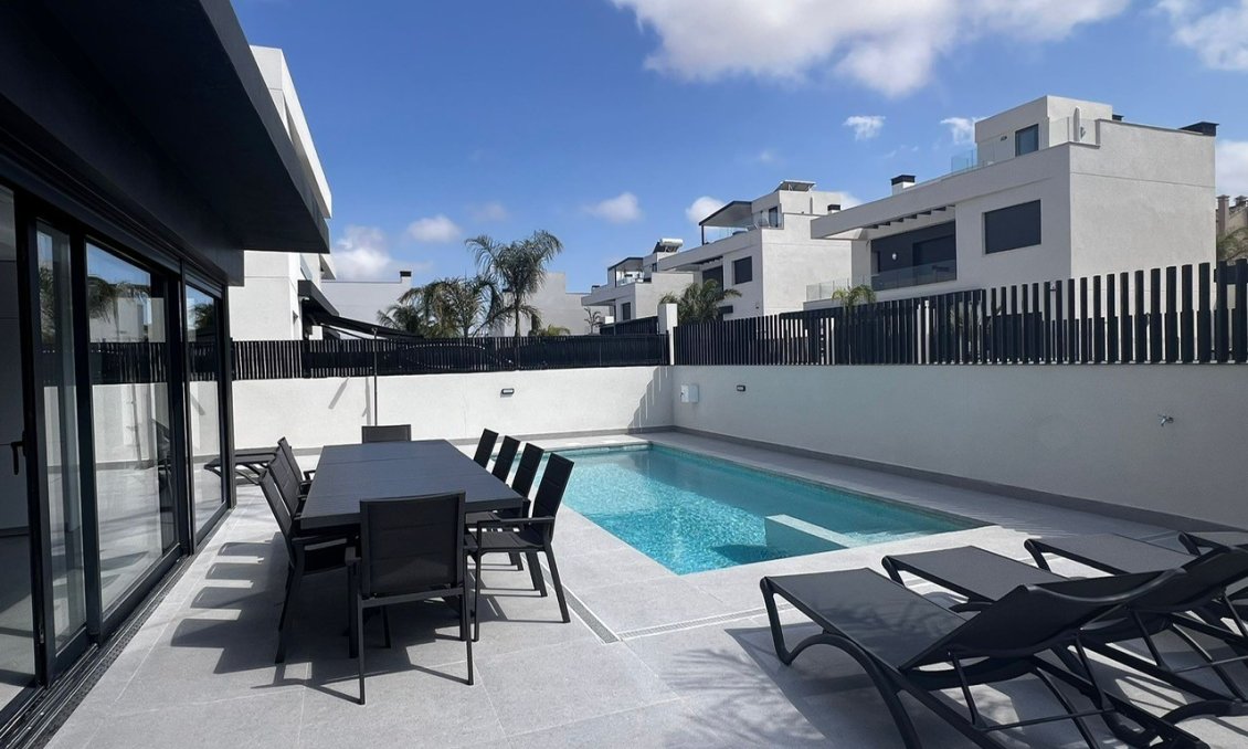 Resale - Villa -
Algorfa - Inland