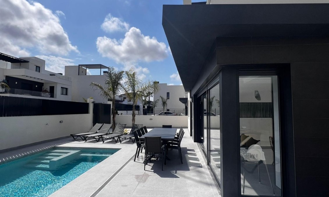 Resale - Villa -
Algorfa - Inland