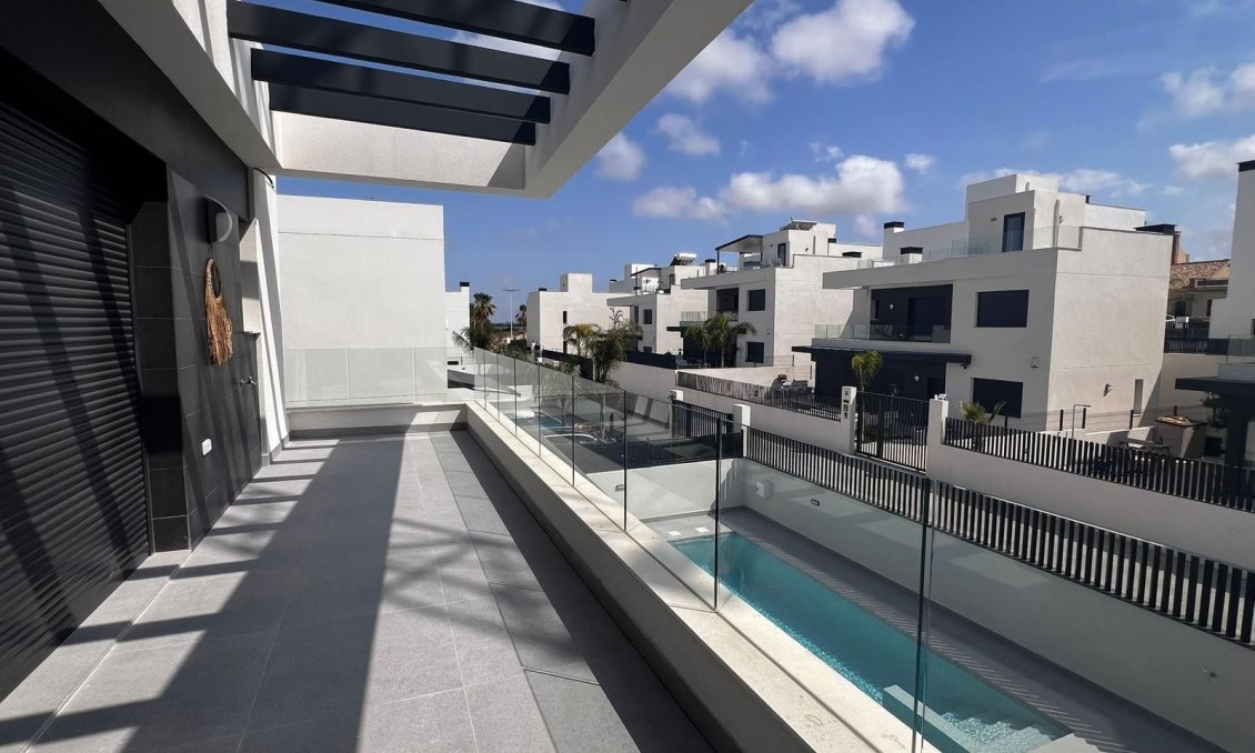 Resale - Villa -
Algorfa - Inland