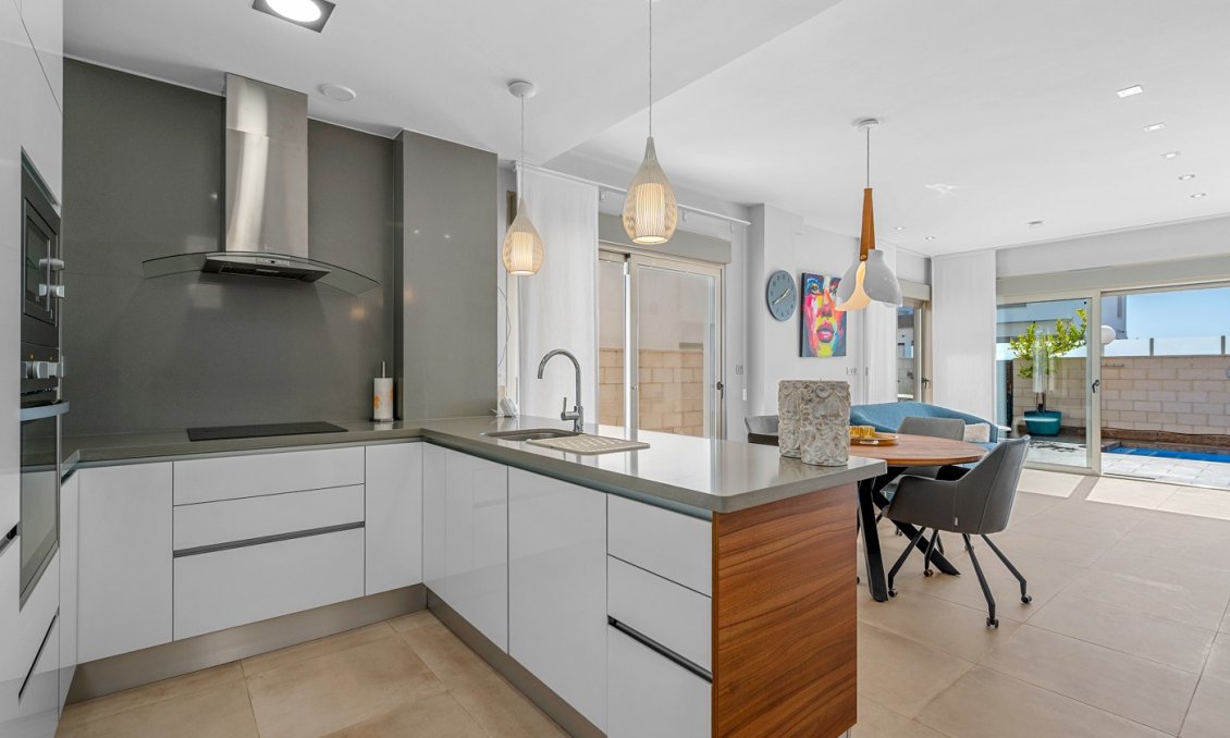 Wiederverkauf - Villa -
Orihuela - Inland