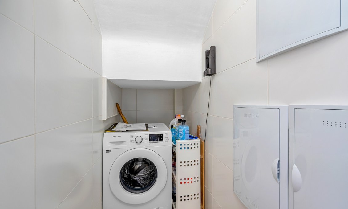 Wiederverkauf - Villa -
Orihuela - Inland