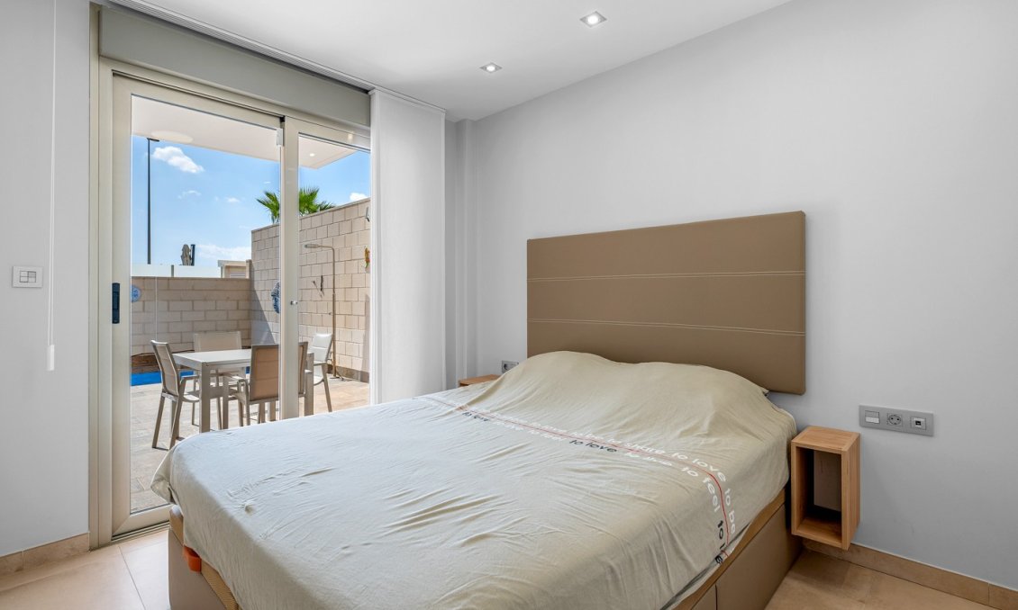 Wiederverkauf - Villa -
Orihuela - Inland