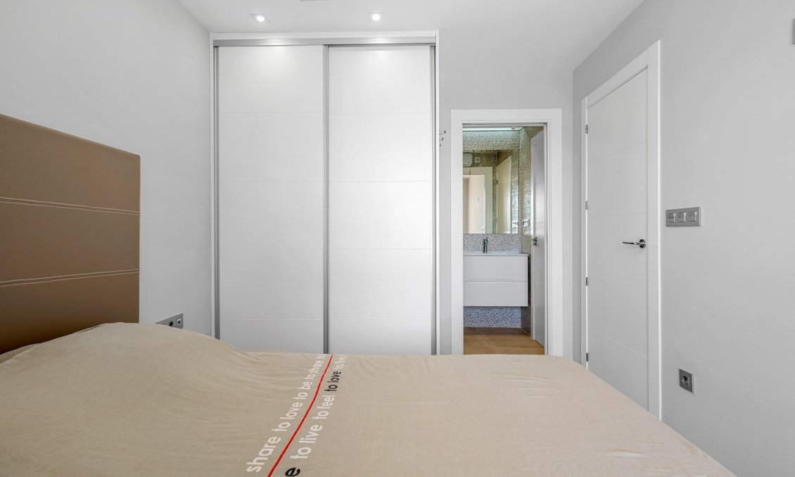 Wiederverkauf - Villa -
Orihuela - Inland