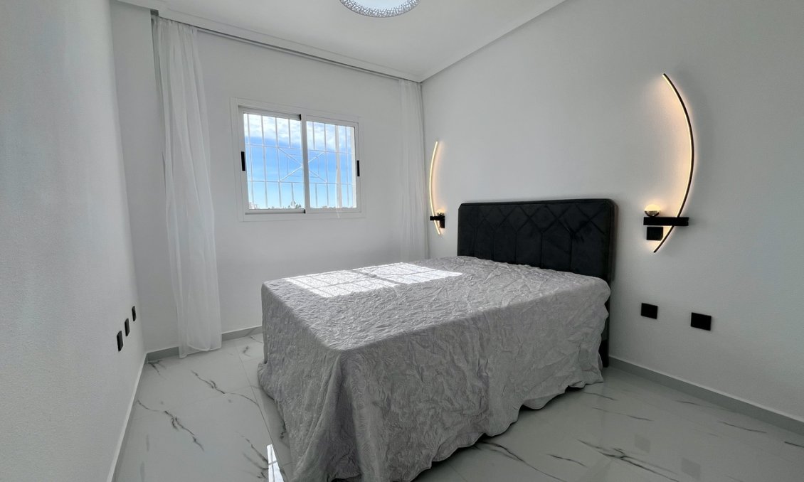 Resale - Penthouse -
Playa Flamenca - Costa Blanca