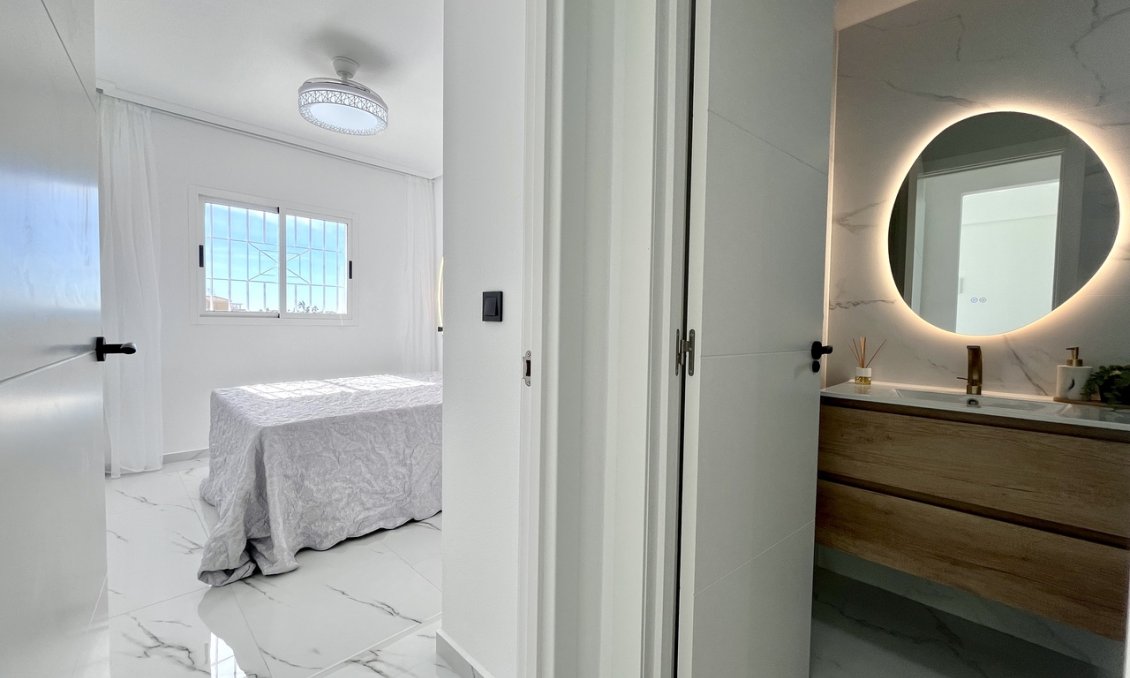 Resale - Penthouse -
Playa Flamenca - Costa Blanca