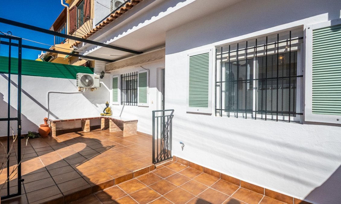 Resale - Villa -
San Miguel de Salinas - Inland