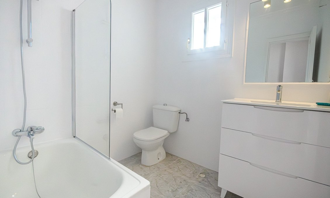 Resale - Villa -
San Miguel de Salinas - Inland