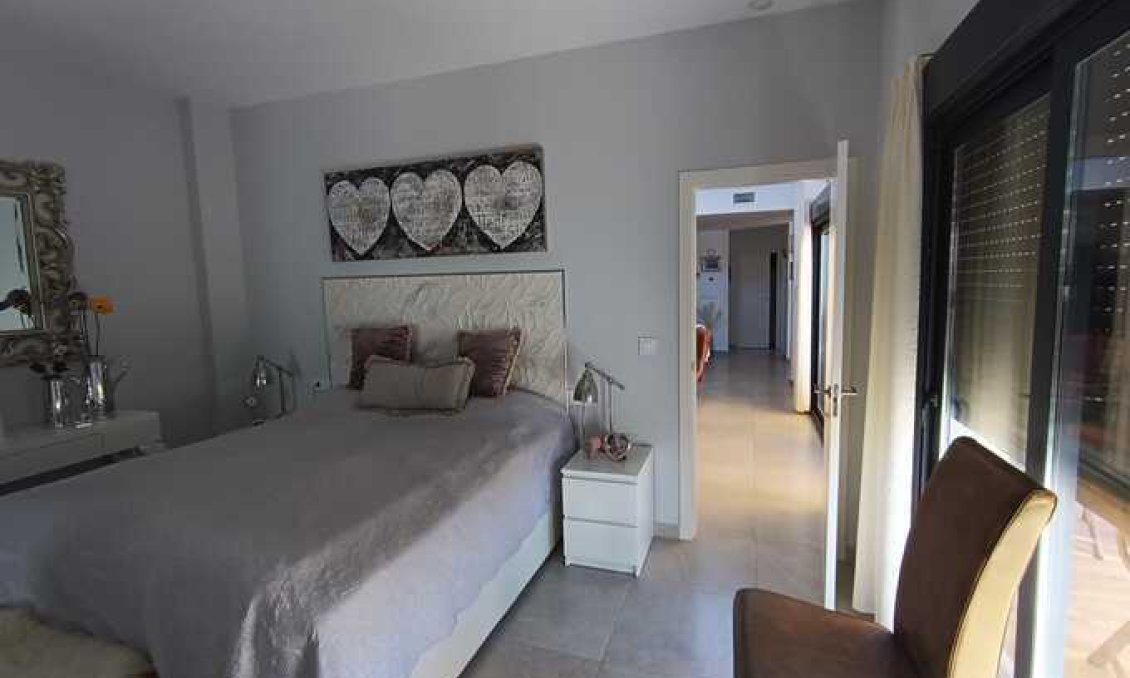 Resale - Villa -
Daya Nueva - Costa Blanca