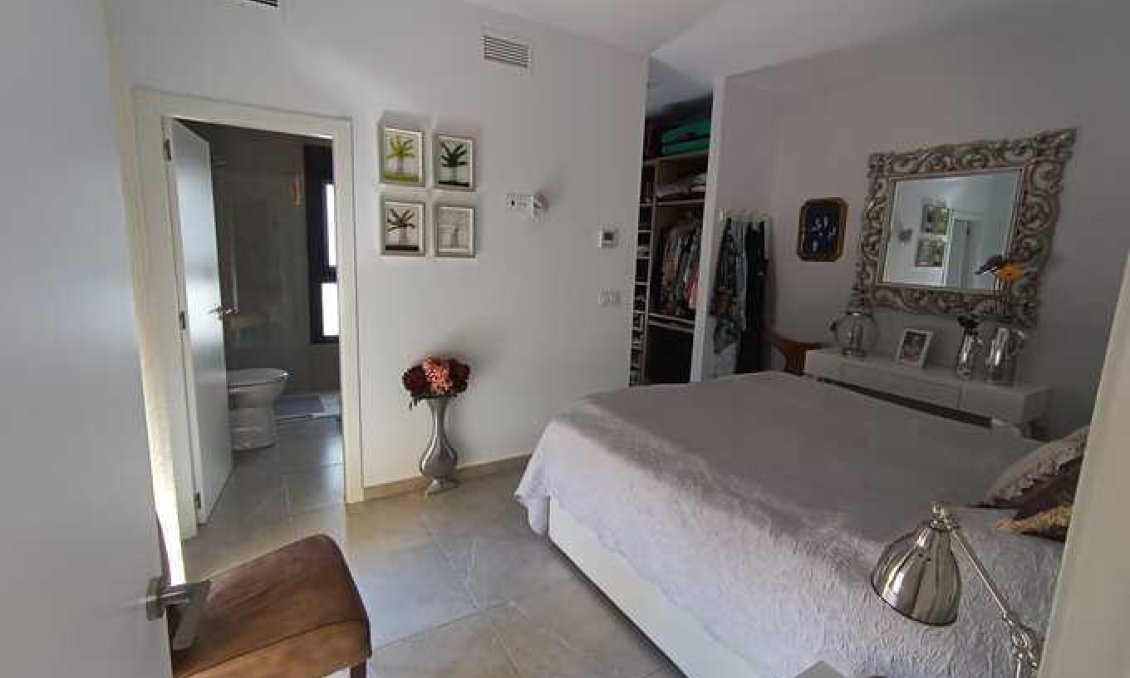 Resale - Villa -
Daya Nueva - Costa Blanca