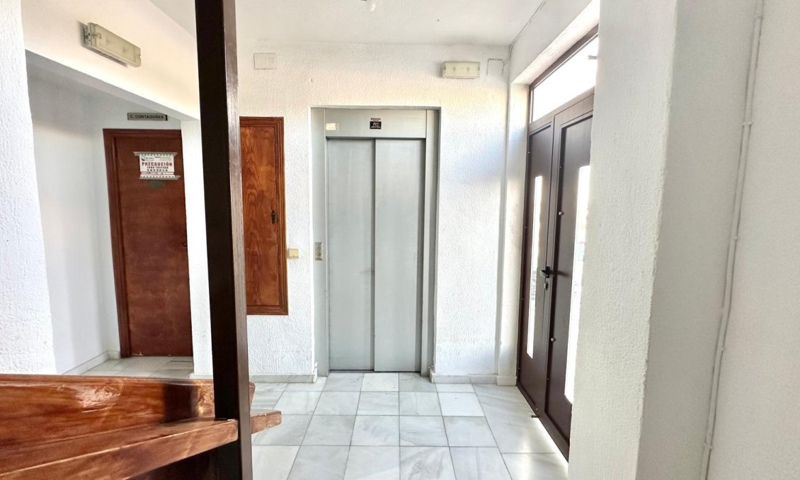 Resale - Apartment -
Torrevieja - Aguas Nuevas