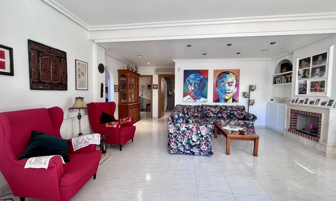 Resale - Villa -
La Zenia - Costa Blanca