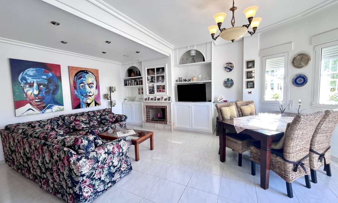 Resale - Villa -
La Zenia - Costa Blanca