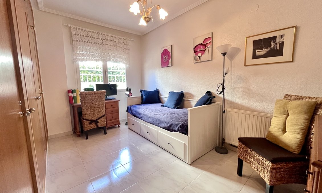 Resale - Villa -
La Zenia - Costa Blanca