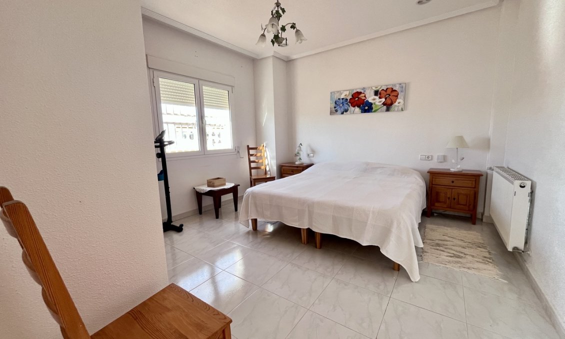 Resale - Villa -
La Zenia - Costa Blanca