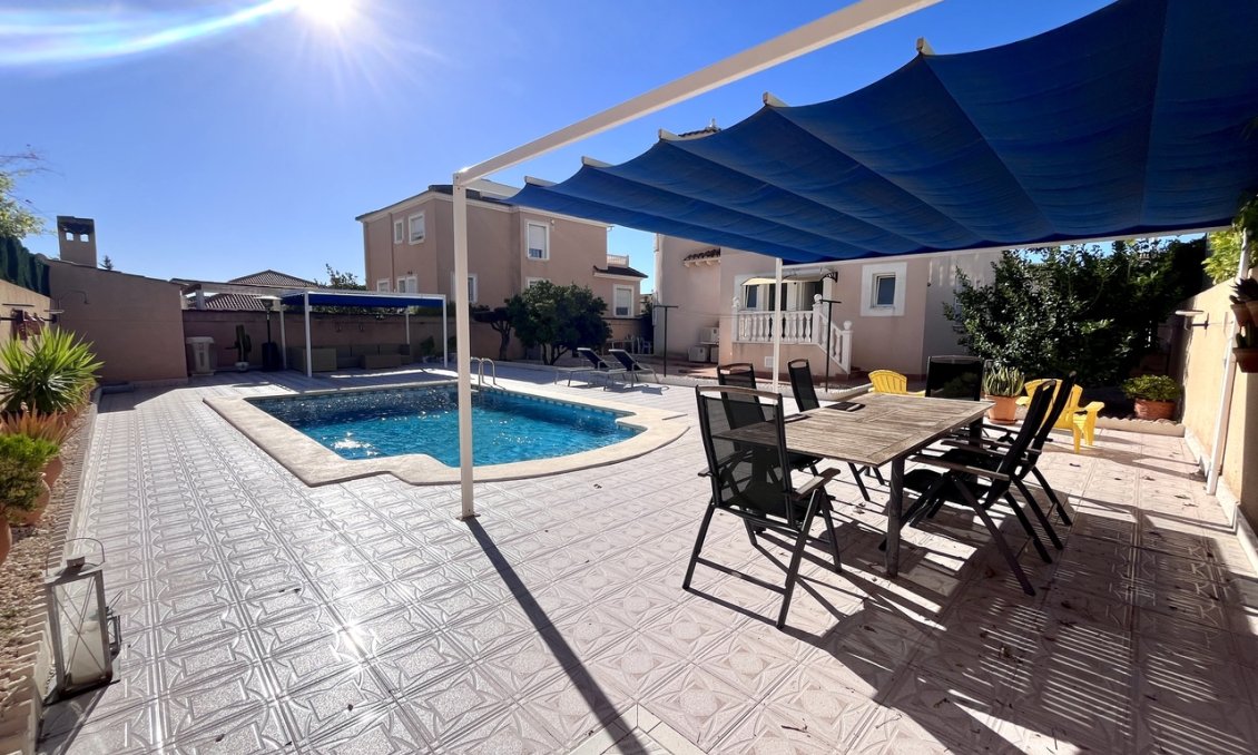 Resale - Villa -
La Zenia - Costa Blanca