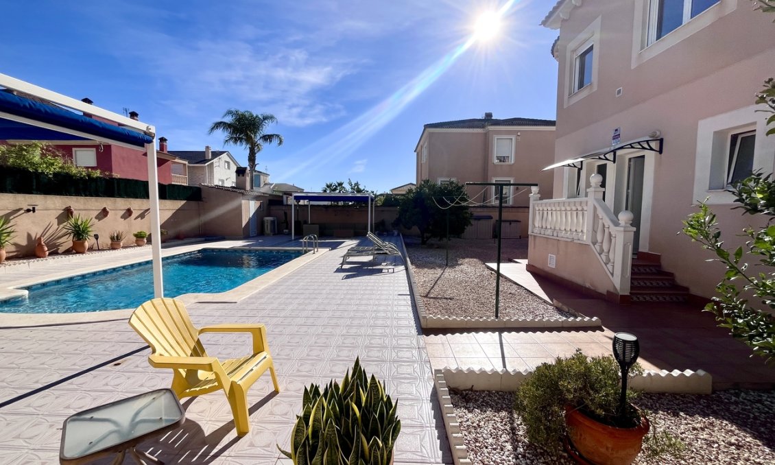 Resale - Villa -
La Zenia - Costa Blanca