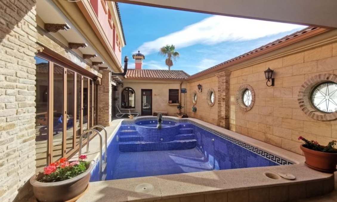 Resale - Villa -
Orihuela - Inland