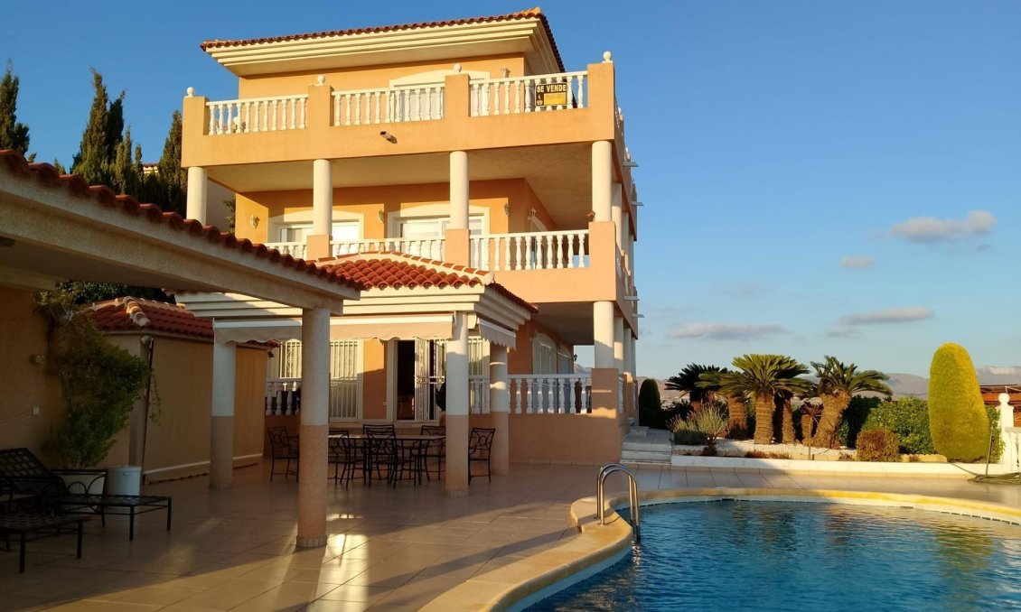 Resale - Villa -
Puerto de Mazarron - Bolnuevo