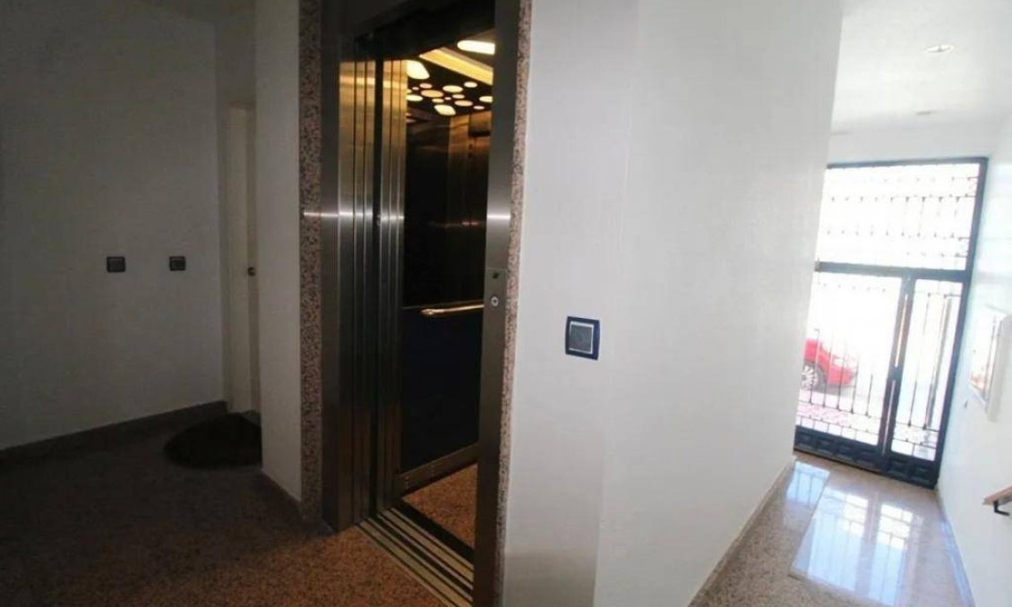 Resale - Apartment -
Torrevieja - Estacion De Autobuses