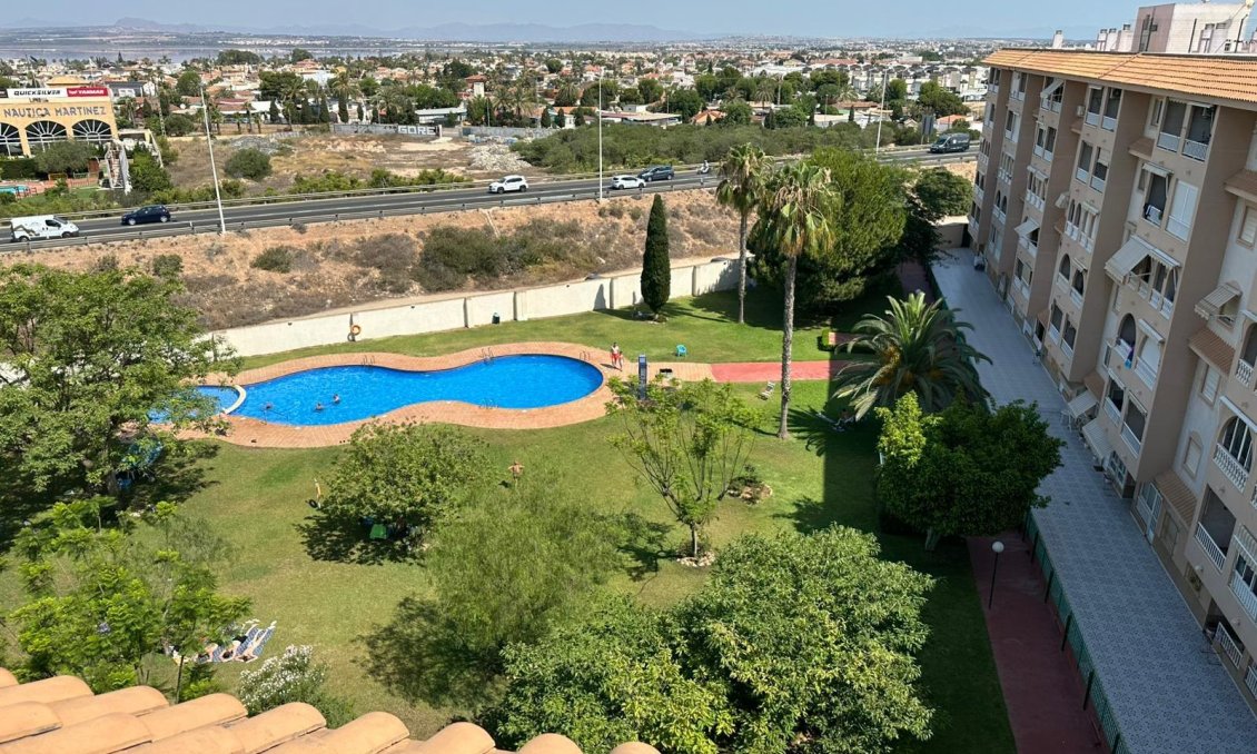 Resale - Apartment -
Torrevieja - Centro