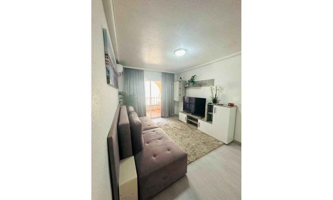 Resale - Apartment -
Torrevieja - Centro