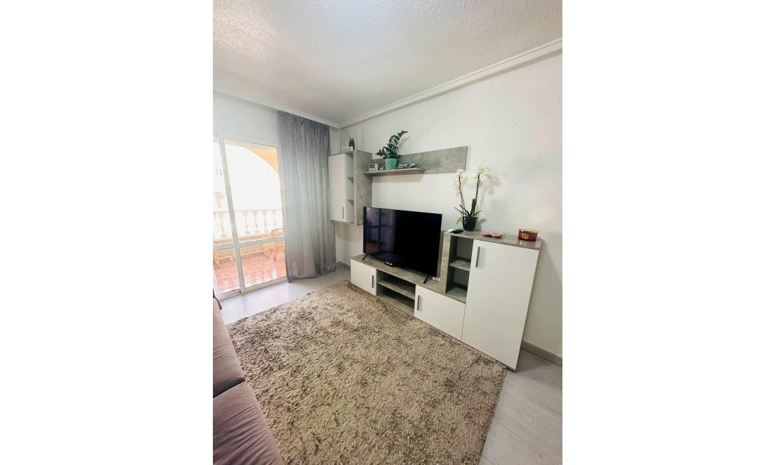 Resale - Apartment -
Torrevieja - Centro
