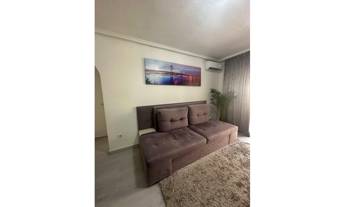 Resale - Apartment -
Torrevieja - Centro