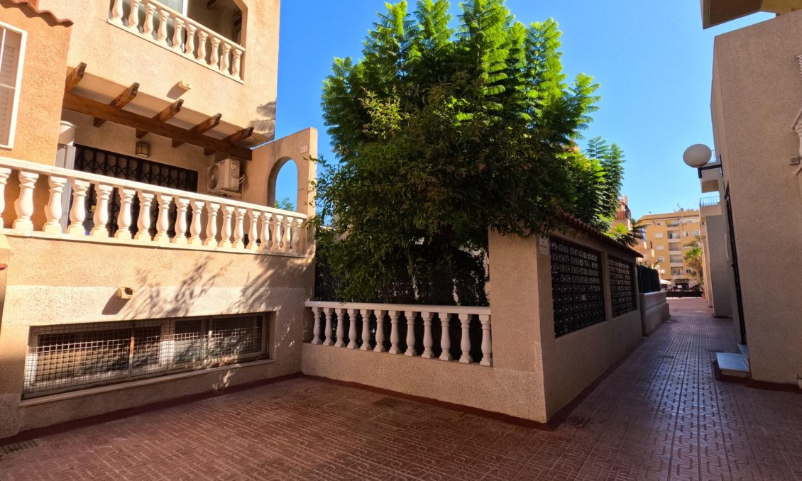 Resale - Apartment -
Torrevieja - Playa del Cura