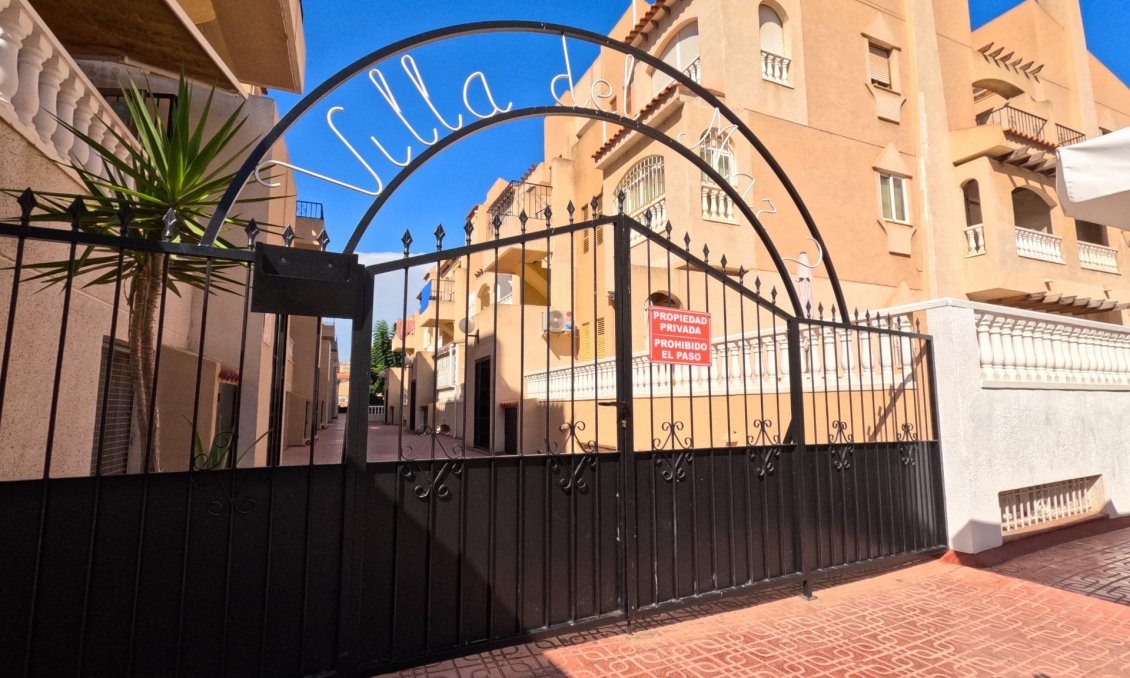 Resale - Apartment -
Torrevieja - Playa del Cura