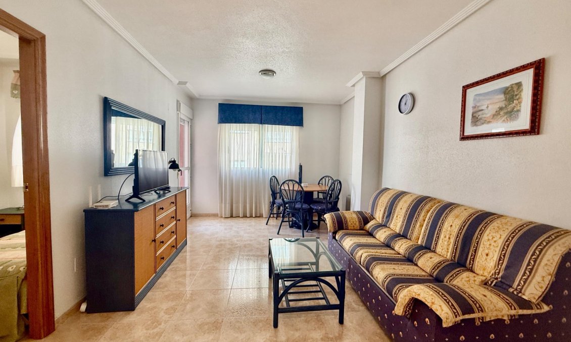 Resale - Apartment -
Torrevieja - Centro