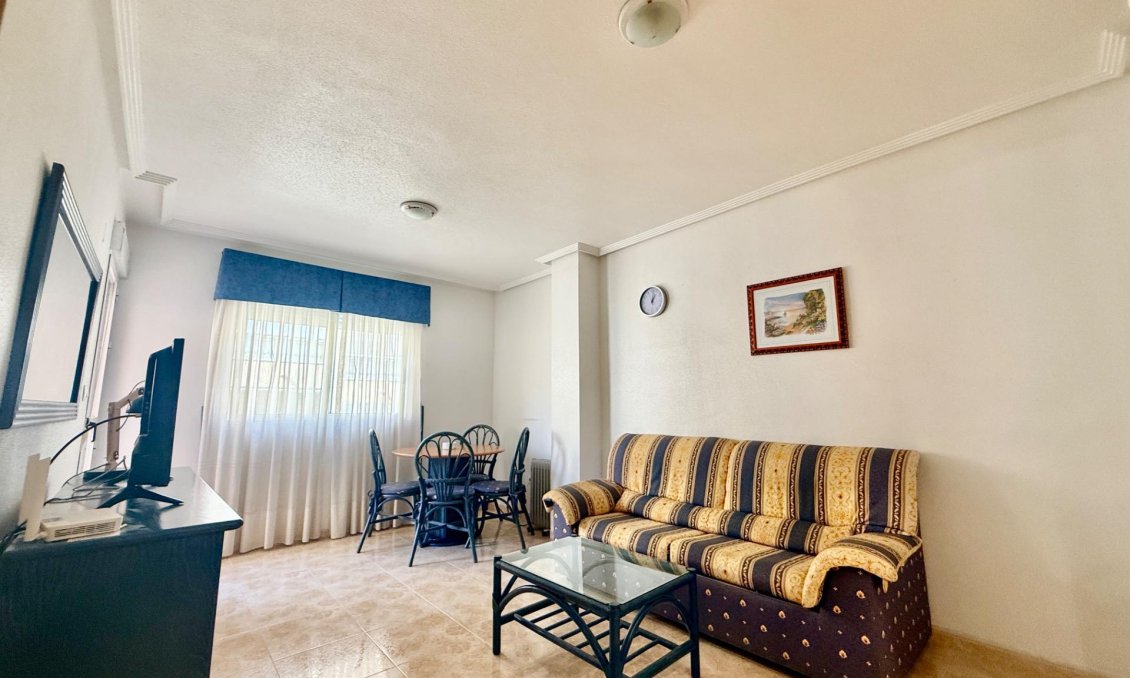 Resale - Apartment -
Torrevieja - Centro