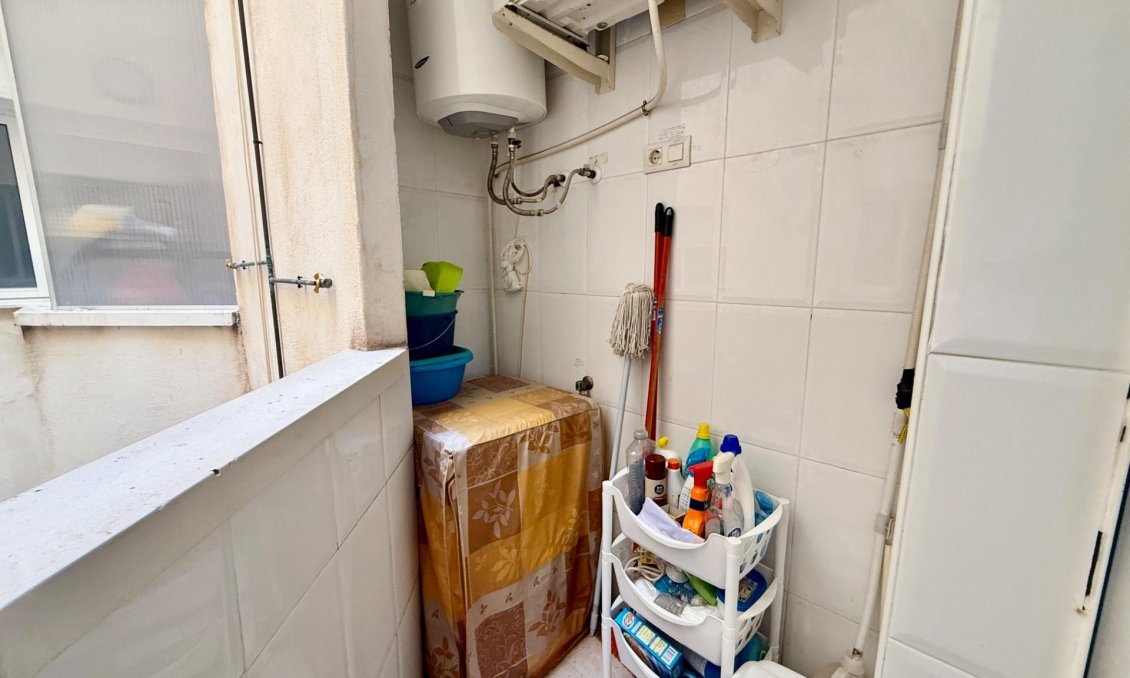 Resale - Apartment -
Torrevieja - Centro