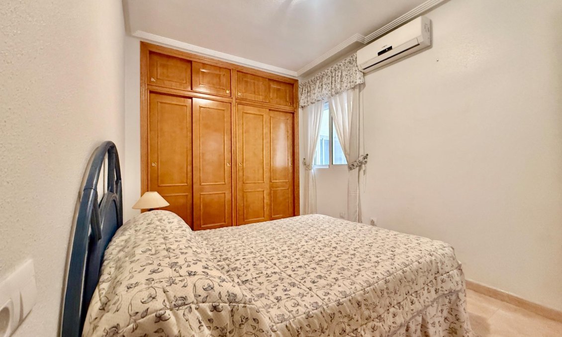 Resale - Apartment -
Torrevieja - Centro