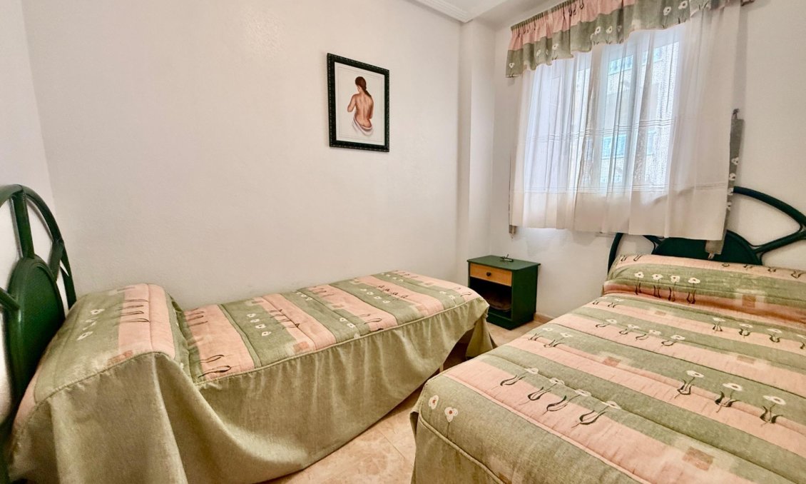 Resale - Apartment -
Torrevieja - Centro