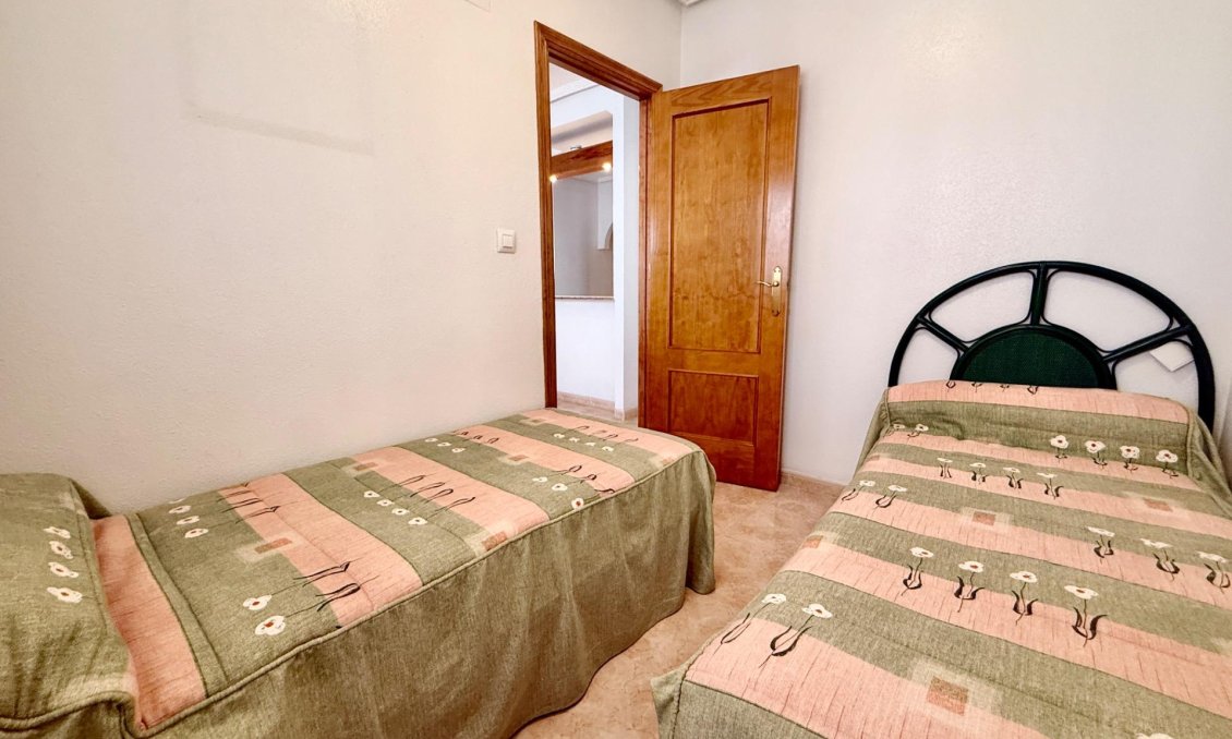 Resale - Apartment -
Torrevieja - Centro