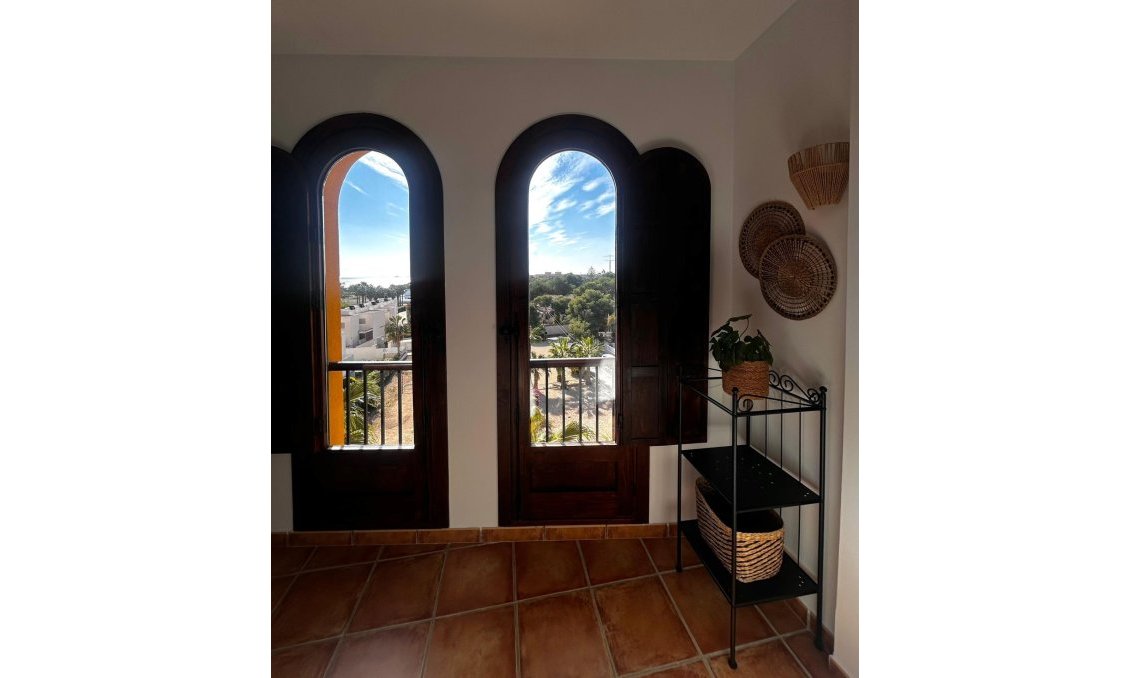 Resale - Apartment -
Torrevieja - Punta Prima
