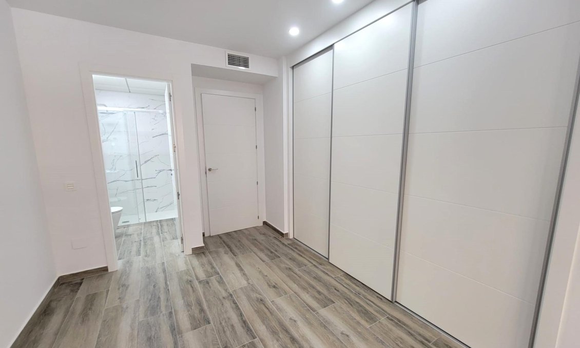 Wiederverkauf - Wohnung -
Torrevieja - Playa del Cura