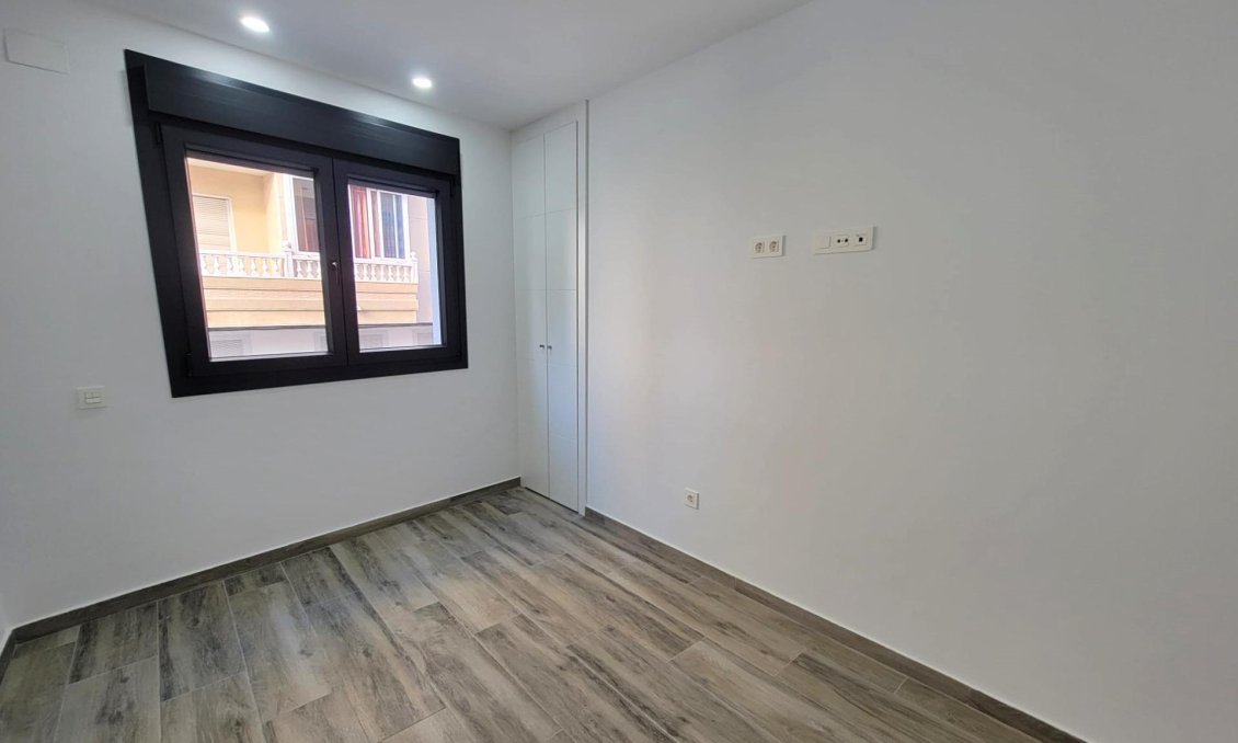 Wiederverkauf - Wohnung -
Torrevieja - Playa del Cura