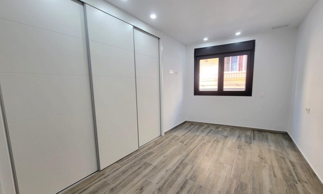 Wiederverkauf - Wohnung -
Torrevieja - Playa del Cura