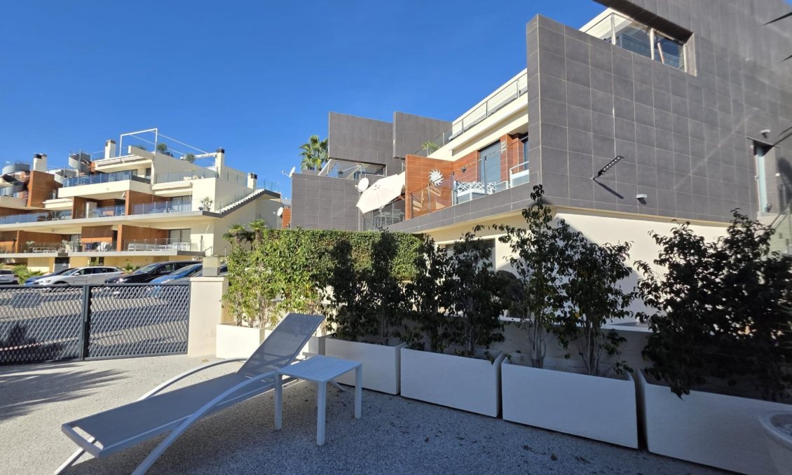 Wiederverkauf - Villa -
Orihuela Costa - Villamartín