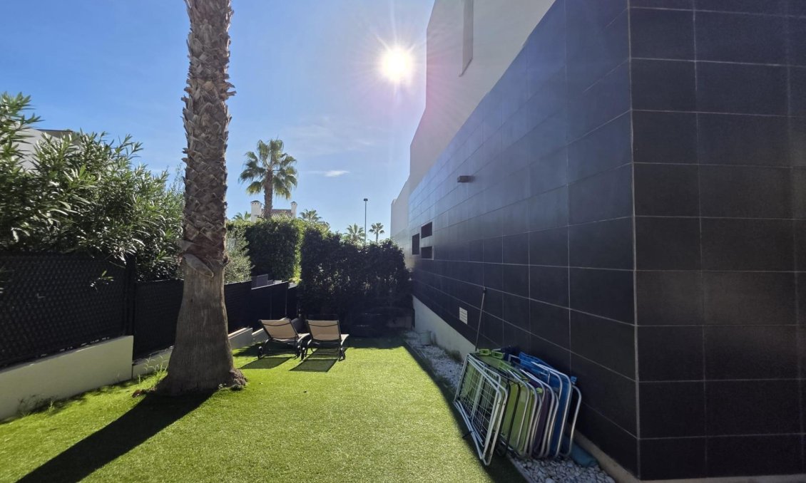 Wiederverkauf - Villa -
Orihuela Costa - Villamartín