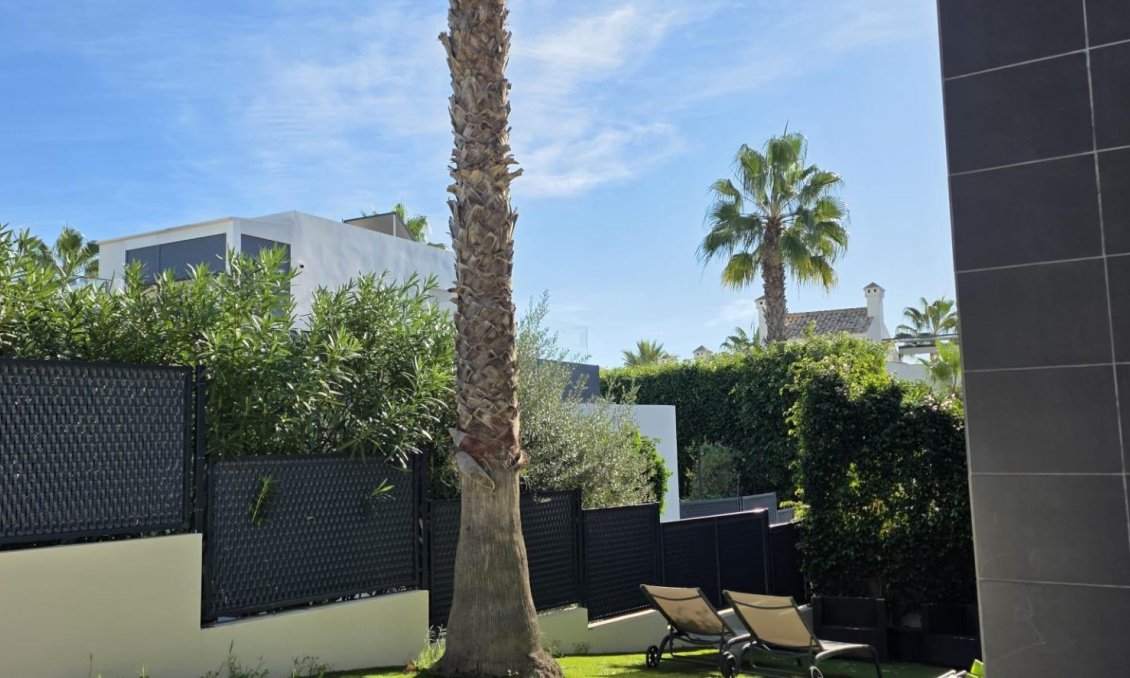 Wiederverkauf - Villa -
Orihuela Costa - Villamartín