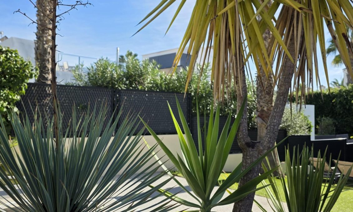 Wiederverkauf - Villa -
Orihuela Costa - Villamartín