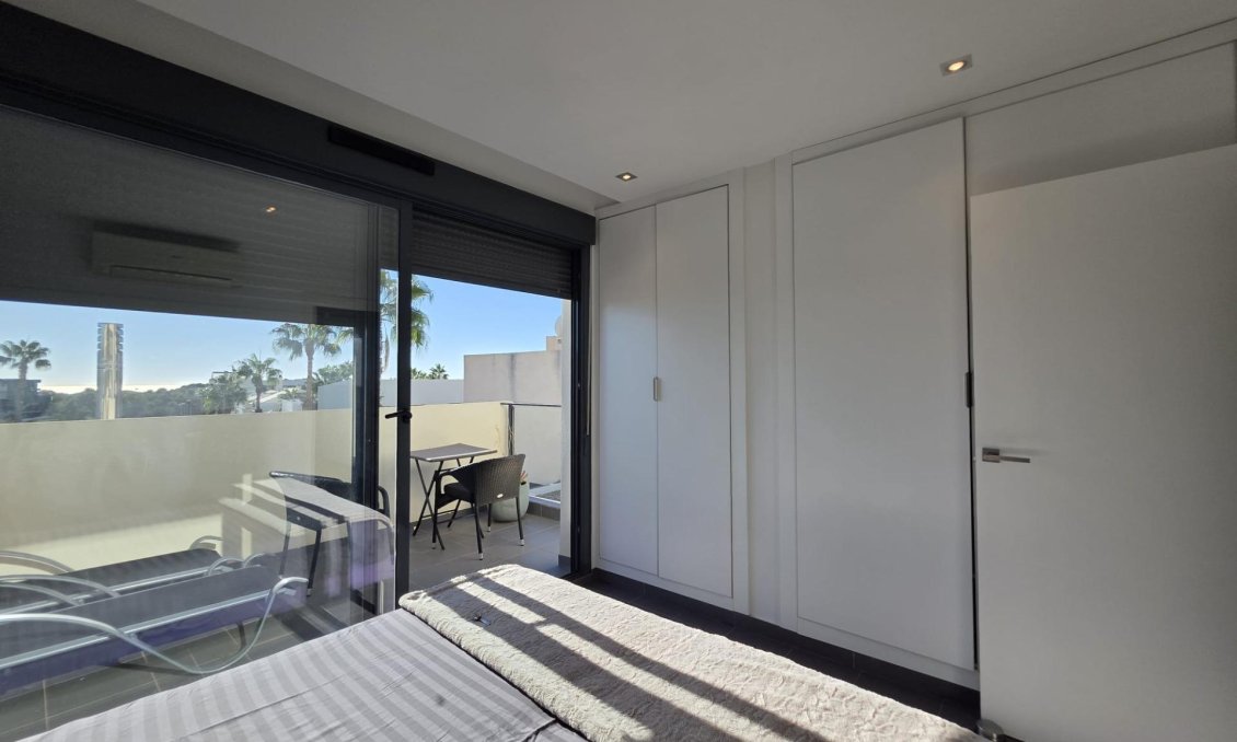 Wiederverkauf - Villa -
Orihuela Costa - Villamartín