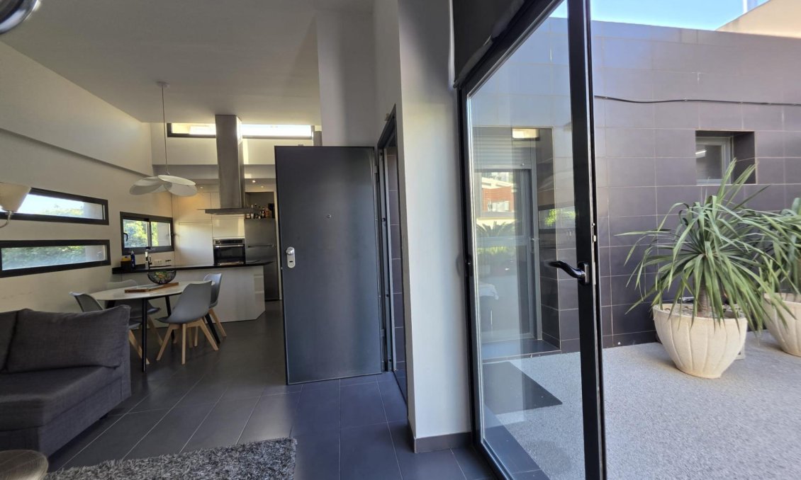 Wiederverkauf - Villa -
Orihuela Costa - Villamartín