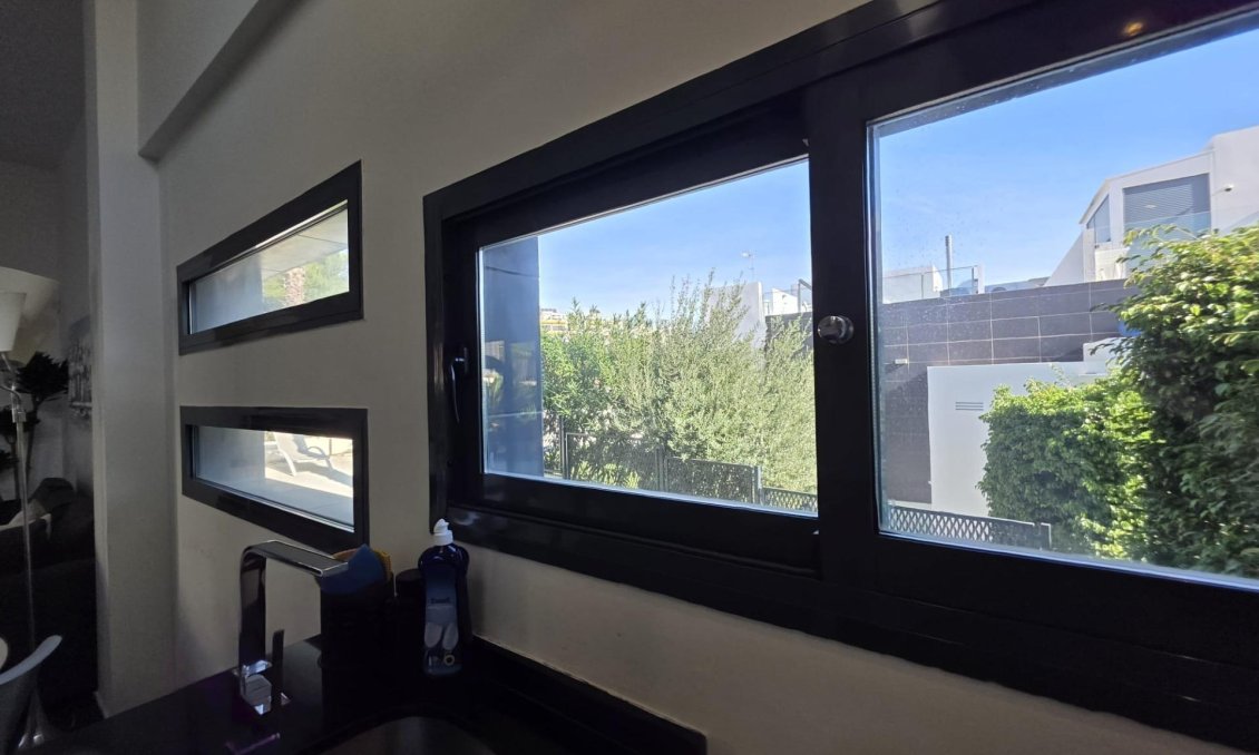 Wiederverkauf - Villa -
Orihuela Costa - Villamartín