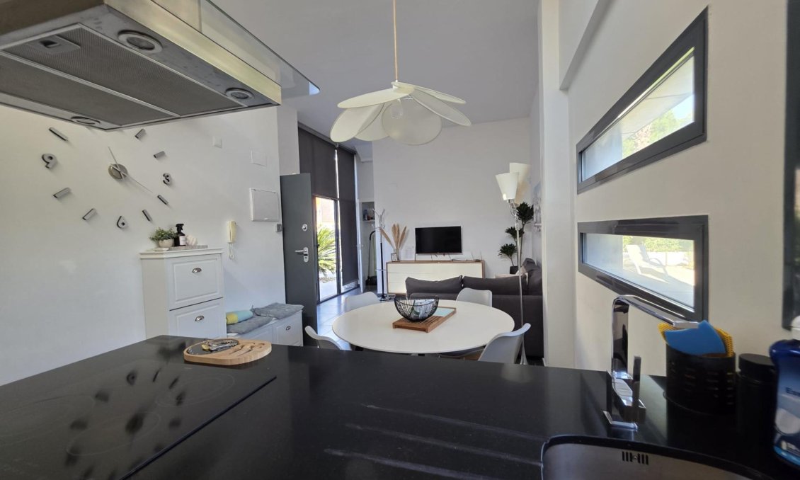 Wiederverkauf - Villa -
Orihuela Costa - Villamartín